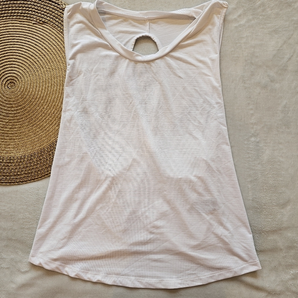💥4 for $25💥 White Workout Sleeveless Top With Crossover Back